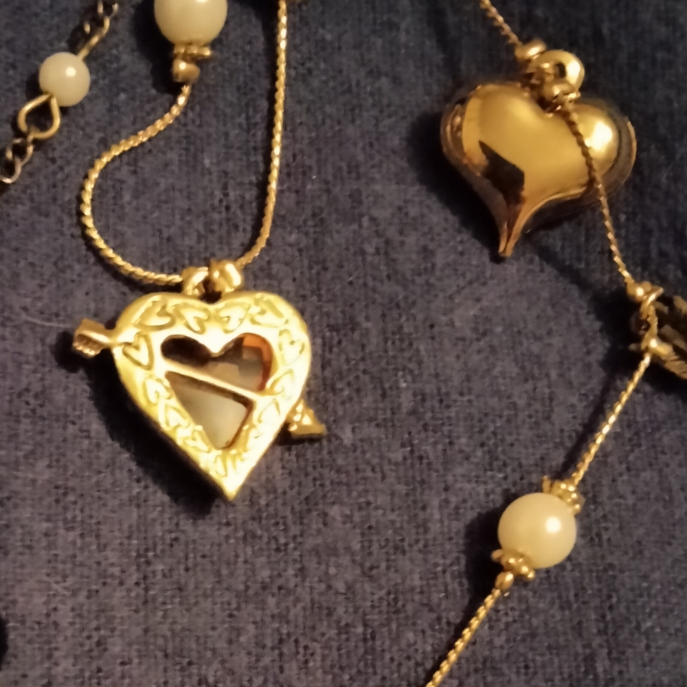 gold-tone BETSEY JOHNSON layered charm necklace BE MINE Valentine Hearts BJ - Picture 10 of 13